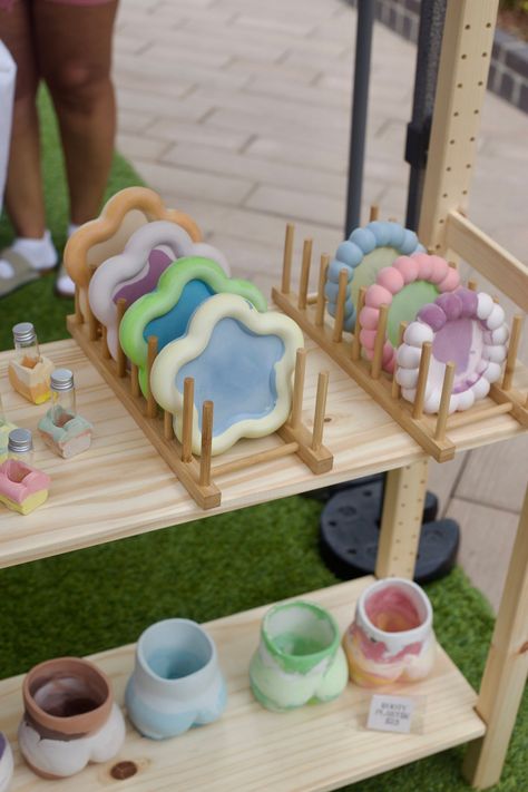 These trays can be paired with a planter and used as a drip dish, catch all tray, jewelry tray, etc. Please note that these are poured in small batches, so color and pattern WILL vary slightly from piece to piece making every single item unique. Each item is textured and may have slight imperfections/bubbles as everything is handmade <3  Flower measurements: 6"x 6" x .5" Bubble Measurements:  4"x4" x .5" Made from cement and not approved for food use. Not microwave or dishwasher safe. Jewelry Tray Ideas, Clay Art Projects Decorative Trays, Air Clay Tray, Arts And Crafts For Adults Home Decor, Mini Clay Tray, Cute Clay Jewelry Tray, Pottery Trinket Dish, Polymer Clay Tray, Air Dry Clay Frog Tray