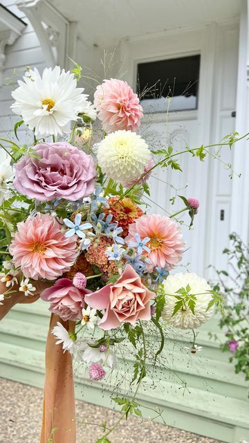 Colorful Dahlia Bouquet, March Wedding Flowers, Switzer Farm, Garden Style Bouquet, Bouquet Styles, Flowers Australia, Colorful Bridal Bouquet, Table Floral Arrangements, Dahlia Bouquet