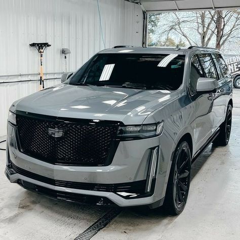 Cadalic Escalade, Big Suv Car, 2023 Luxury Suv, Suv Cars Aesthetic, Big Cars Luxury, Cars For Moms, Cadillac Escalade Interior, 2023 Cadillac Escalade, Mom Cars