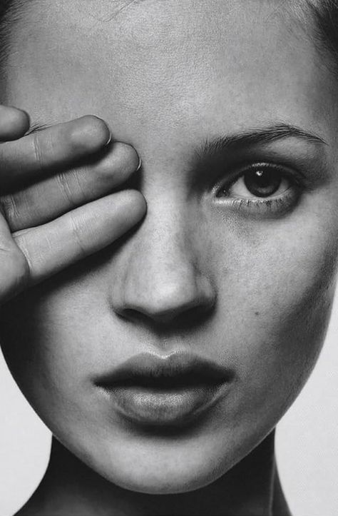 Credit: Amazon Kate Moss, Black, Instagram, Kate Moss Poster, Supermodel Fashion, Fashion Icon, Instagram Art, Black And White, White