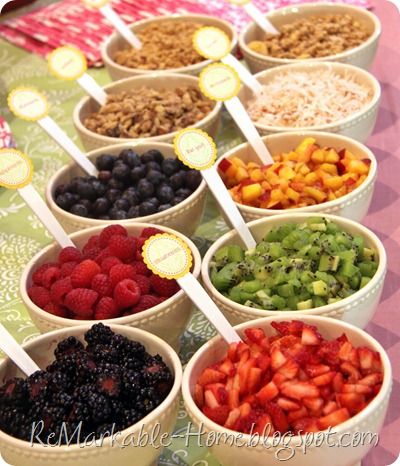 For parties- yogurt parfait bar.: several types of fruit and yogurt, as well as granola, nuts, and coconut to mix in. jams and lemon curd to flavor the plain yogurt. Breakfast Parties, Yogurt Parfait Bar, Parfait Bar, Breakfast Taco, Breakfast Meeting, Baby Brunch, Waffle Bar, Yogurt Bar, Cereal Bar