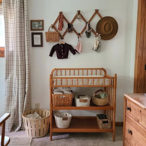 Vintage Baby Nursery Ideas, Tiny Nursery Ideas Small Spaces, Vintage Changing Table, Small Toddler Room, Nursery Layout Ideas, Thrifted Nursery, Retro Baby Nursery, Changing Table Ideas, Vintage Baby Boy Nursery