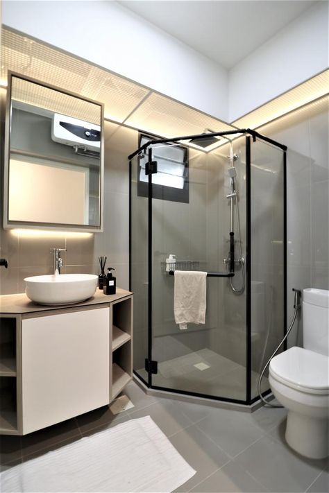 10 Homes Under $30K to Prove You Can Still Reno on a Budget Apartment Bathroom Design, Toilet Ideas, Restroom Design, Interior Design Singapore, Deco Bathroom, Modern Toilet, Bathroom Tile Designs, Batumi, Toilet Design