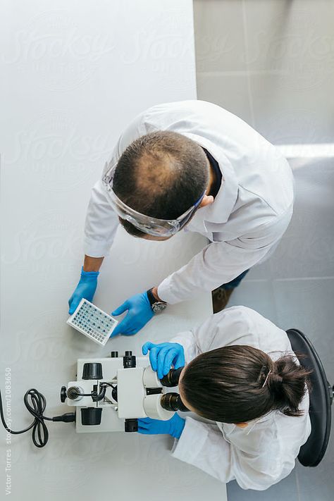 Medical Technologist Aesthetic, Laboratory Photoshoot, Lab Photoshoot, Lab Photography, University Brochures, Medical Technologist, Lab Work, Photo Social Media, Medical Photos