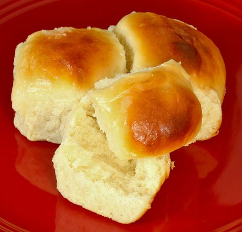 Luscious recipe for Chamorro sweet bread Guam Food, Chamorro Food, Sweet Bread Recipe, Chamorro Recipes, Portuguese Sweet Bread, Sweet Roll Recipe, Hot Bread, Island Food, Bread Recipes Sweet