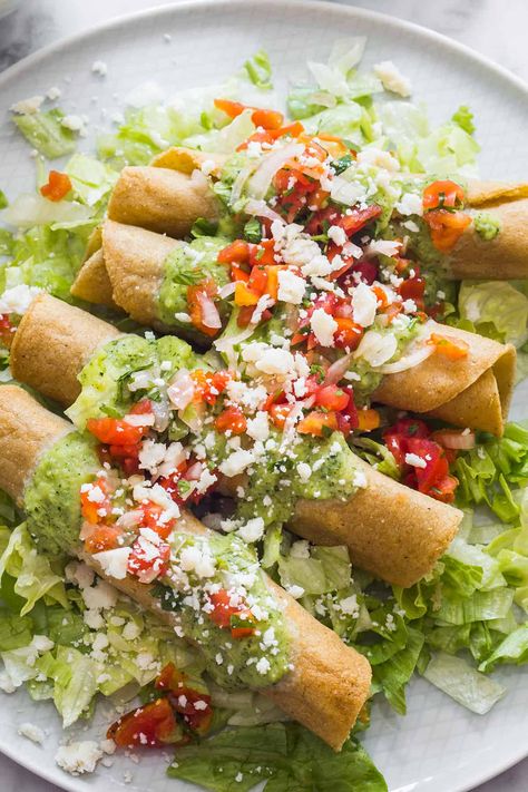 Rolled Tacos Recipe, Mexican Flautas, Rolled Chicken Tacos, Rolled Tacos, Guacamole Chicken, Chicken Flautas, Spanish Tapas, Chicken Rolls, Mexican Cooking