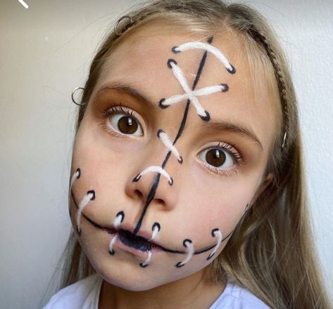 Kids Halloween Makeup Ideas, Cross Face Paint, Easy Face Painting Halloween, Halloween Face Paint Ideas For Kids, Unique Halloween Makeup Creative, Fall Facepainting Ideas, Kids Halloween Face Painting Ideas, Kids Halloween Face Painting, Face Paint Costume Ideas