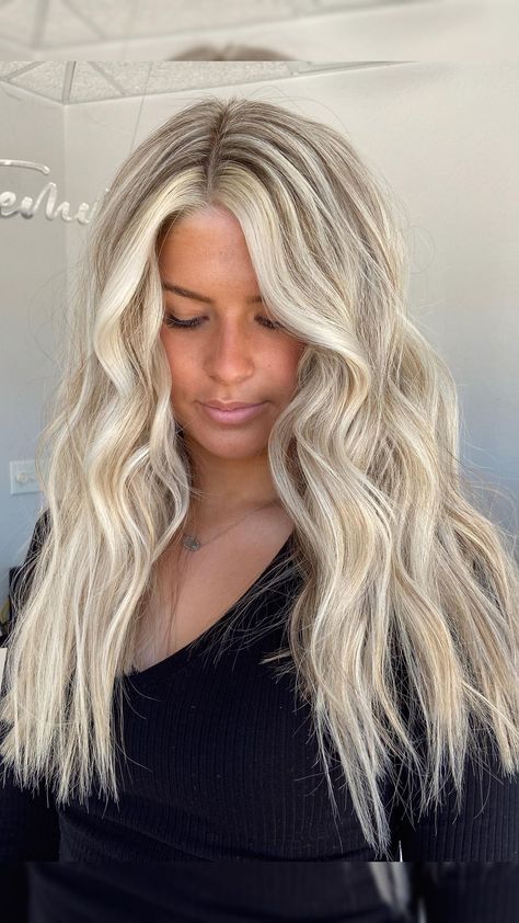 Blond Highlight Money Piece, Full Bright Blonde Highlights, Hair Ideas For Summer Color, Pretty Blonde Hair Highlights, Cool Blonde Hair With Dimension, Blonde Hair With Bold Money Piece, Full Teasy Lights, Blonde Bright Highlights, Blonde Hair Highlights On Blonde Hair