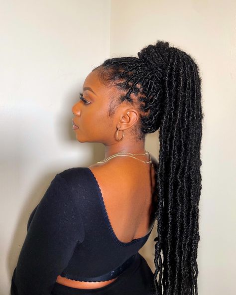 Long faux locs. High ponytail boho style. Faux Locs In Ponytail, Faux Locs High Ponytail, Boho Hair Ponytail, High Ponytail With Locs, Locs High Ponytail, Faux Locs Claw Clip Hairstyles, Loc High Ponytail, Locs Ponytail, Long Faux Locs