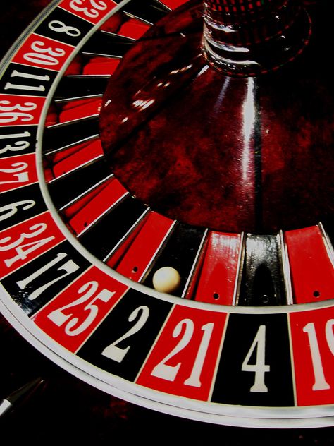 #gamblingtip while playing online. Set a schedule for yourself so you don't tire yourself out all at once. #onlinegambling Roulette Wheel Aesthetic, Casino Birthday Party, Roulette Table, Casino Birthday, Vintage Vegas, Rolling Dice, Casino Table, Roulette Wheel, Paid Media