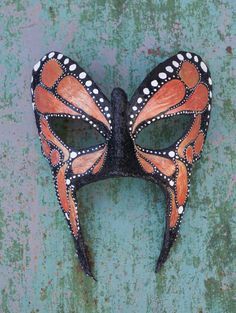 Best Halloween Masks, Mask Design Drawing, Halloween Mask Ideas, Cool Halloween Masks, Butterfly Masquerade Mask, Fairy Mask, Diy Eye Mask, Scary Masks, Harlequin Mask