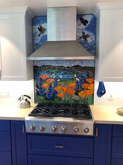 Funky Tile Backsplash, Mosaic Art Backsplash Kitchen, Kitchen Backsplash Mosaic Ideas, Kitchen With Colorful Tiles, Mosaic Behind Stove, Mosaic Art Kitchen, Mosaic Tile Behind Stove, Back Splashback Kitchen Ideas Diy, Diy Mosaic Backsplash Kitchen