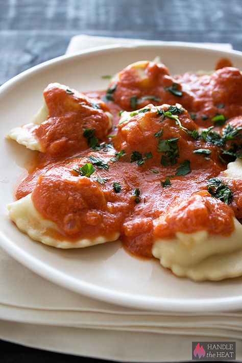 Chicken Ravioli with Creamy Tomato Sauce Fresh Tomato Sauce Recipe, Chicken Ravioli, Ravioli Sauce, Fresh Pasta Dough, Spinach Ravioli, Homemade Ravioli, Handle The Heat, Ravioli Recipe, Creamy Tomato Sauce