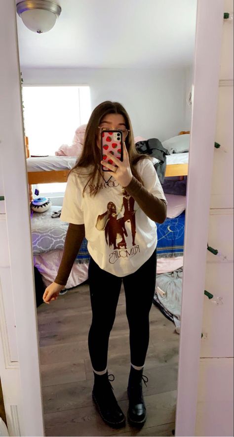 Leggings And Doc Martens Outfit Winter, Docs And Leggings, Doc Martens Addina Outfit, Bootcut Jeans With Doc Martens, Outfits With Doc Martens Winter, Leggings And Docs Outfit, Docs With Leggings, Doc Martens Outfit Leggings, Dr Martens Leggings Outfit