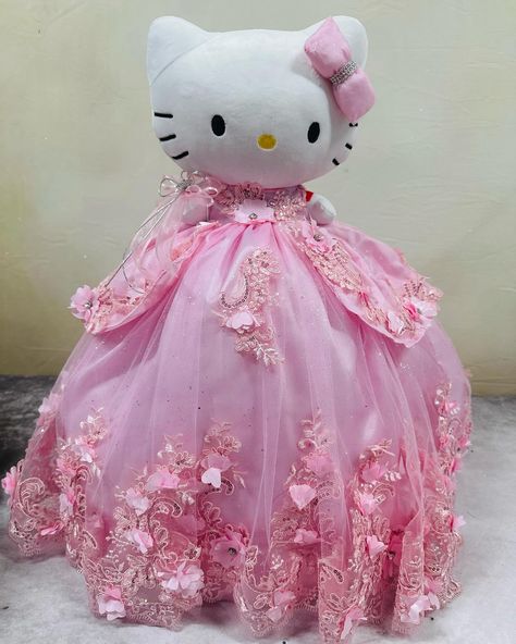 Last custom hello kitty’s doll Doll For Quinceanera, Hello Kitty Themed Quince, Pink Quinceanera Theme Decoration, Hello Kitty Quinceanera Doll, Quince Hello Kitty, Last Doll Quinceanera, Pink Quinceanera Ideas, Quinceanera Pink Theme, Hello Kitty Quince