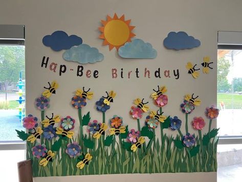 Birthdays Wall Ideas For Classroom, Nursery Boards Classroom Displays, Birthday Wall Ideas For Preschool, Daycare Birthday Wall Ideas, Diy Birthday Classroom Display, Flower Birthday Board Classroom, Daycare Art Wall Ideas, Garden Birthday Board Classroom, Nursery Birthday Display Board