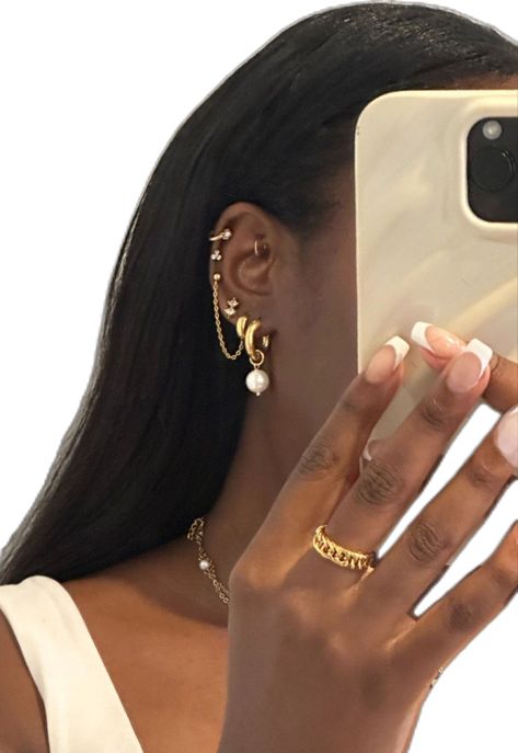 Industrial Piercing Ear Stack, Earring Stack Black Women, Full Ear Piercing Ideas, Earing Stack Gold, Earrings Chart, Ear Piercings Black Women, Gold Ear Jewelry, Ohrknorpel Piercing, Piercing Stack