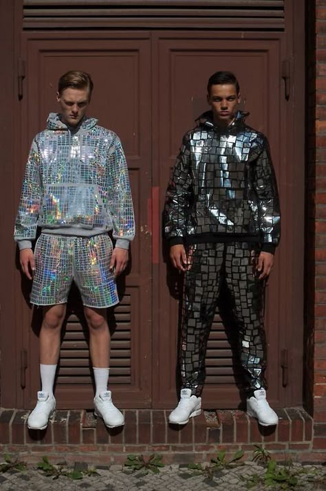 Mens Festival Fashion, Rave Outfits Men, Holographic Fashion, Edm Fashion, Festival Outfits Men, Festival Mode, Edm Outfits, Shiny Jacket, Gay Fashion