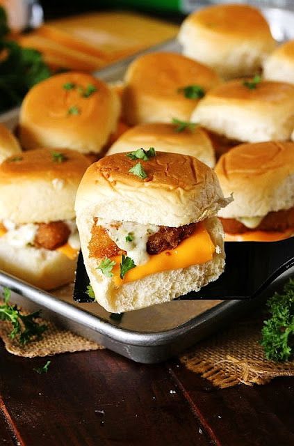 Fish Sliders Recipes, Fish Sliders Hawaiian Rolls, Fish Sliders, Sliders Recipes Hawaiian Rolls, Fish Sandwich Recipes, Frozen Fish Fillets, Baked Fish Fillet, Fried Cod, Slider Sandwiches