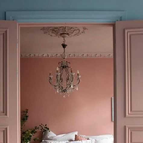 Livingetc on Instagram: "Tonal perfection in this room styled by @tonekrok, the way the blue and paler pink both have greyed pigments in them creates a smooth, soothing scheme. #livingetc #bedroomdesign #bedroomdecor #bluewalls #pinkwall #interiorsofinstagram #interiordesign" Dusty Rose And Blue Bedroom, Rose Bedroom Walls, Dusty Rose Walls, Dusty Rose Bedroom Walls, Dusty Rose Room, Blue Ceiling Bedroom, Dusty Rose Bedroom, Pale Pink Room, Wallpaper Interiors