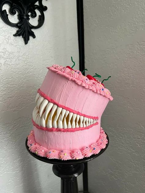 Cake Recipes Halloween, Halloween Food Recipes, Halloween Birthday Cake, Spooky Cake, Fake Cakes, Party Monster, Monster Cake, Funny Birthday Cakes, Creative Birthday Cakes