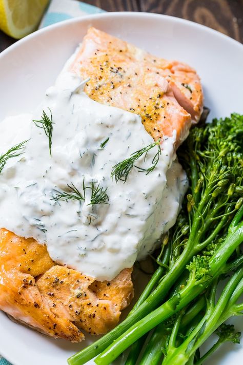 Salmon is baked in the oven and covered with a creamy dill sauce. Dill Sauce For Salmon, Creamy Dill Sauce, Dill Recipes, Broiled Salmon, Sauce For Salmon, Dill Sauce, Baked Salmon Recipes, Salmon Dishes, Cooking Salmon