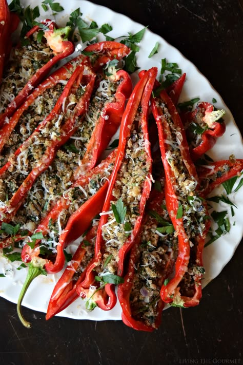 Long Pepper Recipes, Italian Peppers, Sweet Pepper Recipes, Italian Stuffed Peppers, Braised Pork Ribs, Italian Entrees, Taco Stuffed Peppers, Mini Peppers, Long Pepper