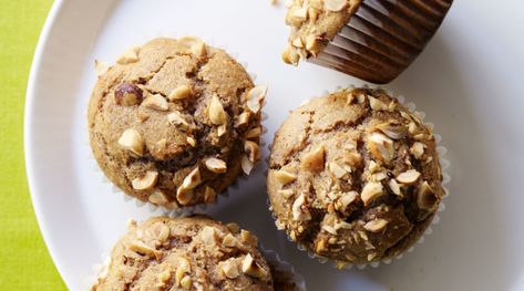 Hazelnut-Butter Muffins Foods For Energy, Top Healthy Foods, Oatmeal Muffin, Eat For Energy, Funnel Cake Recipe, Food Holidays, 10 Healthy Foods, Hazelnut Butter, Grab And Go Breakfast