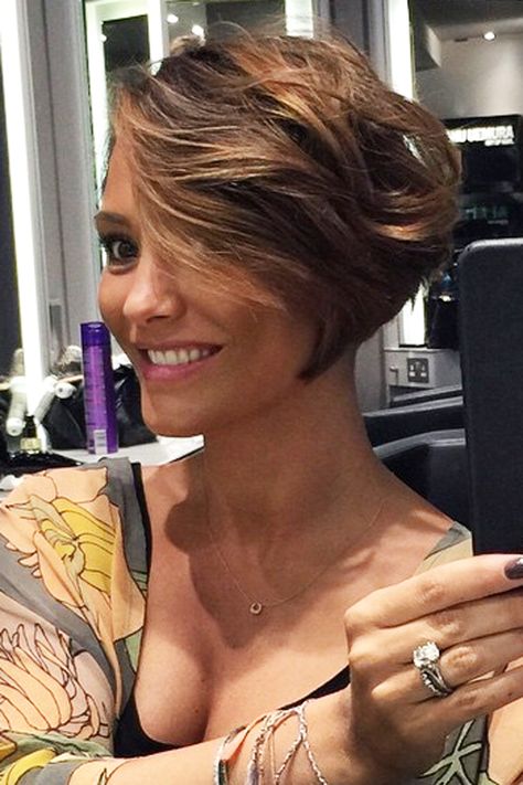 Frankie Bridge Hair, Growing Short Hair, Frankie Bridge, Stacked Haircuts, Bronde Hair, Long To Short Hair, Work Hairstyles, Short Hair Color, Hair Images