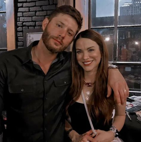 Jensen Ackles And Danneel, Jensen And Danneel, Jensen Ackles Wife, Ackles Family, Spn Destiel, Danneel Harris, Hilarie Burton, Danneel Ackles, Peyton Sawyer