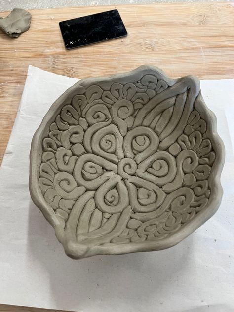 Coiled Bowls Ceramic, Coil Clay Pot Ideas, Clay Coil Bowls, Coil Clay Bowl, Coil Bowls Ceramic Ideas, Coil Bowl Ideas, Coil Clay Ideas, Coil Bowls Ceramic, Coil Ceramics Ideas