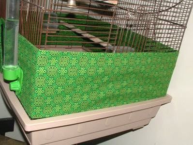 DIY Bird Seed Guard Wrap - petdiys.com                                                                                                                                                                                 More Bird Cage Diy, Diy Bird Seed, Parakeet Care, Best Pet Birds, Budgie Cage, Diy Bird Cage, Bird Diy, Diy Bird Toys, Pet Bird Cage