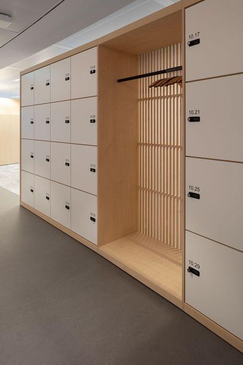 Gym Design Interior, Locker Designs, Yoga Studio Design, Office Lockers, Gym Interior, Corporate Office Design, School Interior, Office Wardrobe, Clinic Design