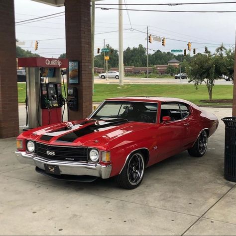 Classic Chevrolet Cars, Cars Old Classic, Cheverlet Cars, Old Chevy Cars, Old Fashion Cars, Retro Cars Vintage, 67 Chevy Impala, Chevy Chevette, Old Chevrolet