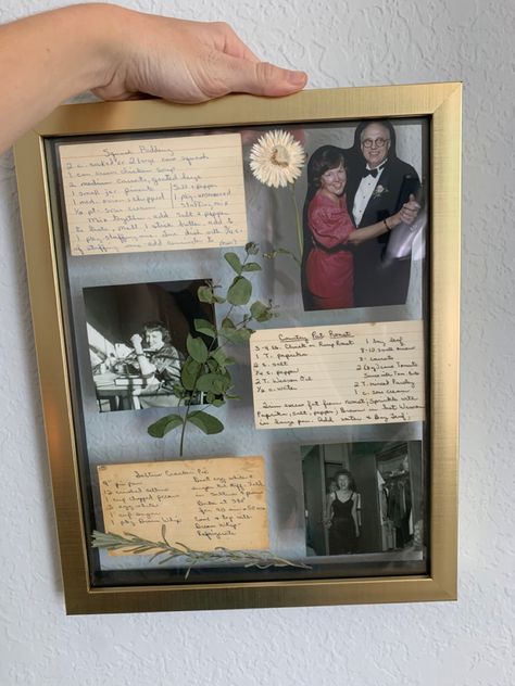 A floating frame with original hand written recipes, photos, and dried / pressed flowers. Floating Frame Collage, Memorable Gifts For Grandma, Gifts With Old Photos, Grandparent Memory Ideas, Diy Floating Picture Frame, Diy Christmas Gifts For Grandfather, Creative Gifts For Grandma, Handmade Gift For Grandparents, Diy Gift For Grandfather