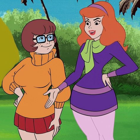 Mystery Incorporated Velma, Iconic Duo Cartoon Characters, Ginger And Brunette Duo Characters, Cartoon Character Duos, Scooby Doo Daphne And Velma, Vera Scooby Doo, Duos Characters, Blonde And Brunette Cartoon Characters, Best Friend Cartoon Characters