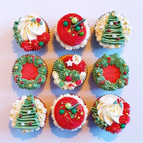 Festive Cupcakes, Christmas Cupcakes Recipes, Christmas Cupcakes Decoration, Cookies Cupcake, Christmas Themed Cake, Christmas Pie, Christmas Cake Designs, Christmas Cupcake, Holiday Cupcakes