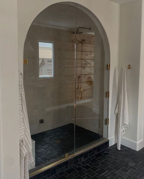 AG DESIGNS | This arched walk-in shower is just so dreamy! • • Design: Interiors By AG | Instagram Shower Renovation, Bathroom With Tub, Bathroom Addition, Dreamy Design, Bathroom Showrooms, Master Shower, Upstairs Bathrooms, Bathroom Inspo, Bathroom Renos