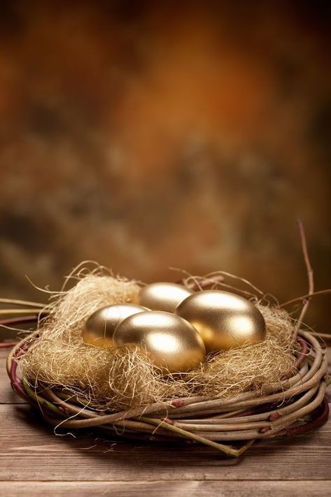 Golden Egg Easter, Golden Egg, Money Pictures, Gold Money, Easter Blessings, About Easter, Easter Art, Easter Table Decorations, Easter Time