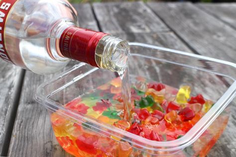 Vodka Gummy Worms, Vodka Gummy Bears Recipe, Drunk Gummy Bears, How To Make Gummies, Alcohol Gummy Bears, Drunken Gummy Bears, Vodka Gummy Bears, How To Make Vodka, Champagne Gummy Bears