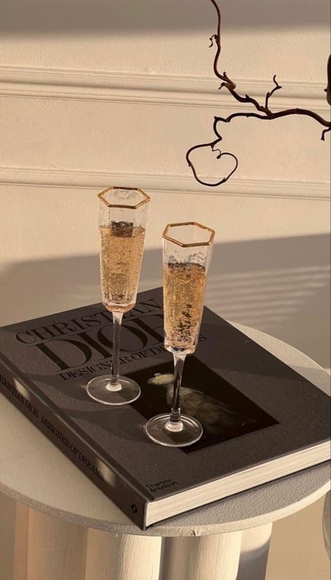 Summer Champagne Aesthetic, Champagne Luxury Aesthetic, Champagne Flutes Aesthetic, Champagne Asethic, Glass Of Champagne Aesthetic, Champagne Gold Aesthetic, Champagne Aesthetic Vintage, Shampain Drink, Champagne Color Aesthetic