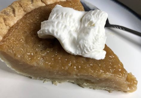 Tarte au Sucre (Quebec Maple Sugar Pie) Canadian Sugar Pie Recipe, Sugar Pie Quebec, Canadian Sugar Pie, Sugar Pie Recipe, Acadian Food, Canadian Dessert Recipes, Desert Pie, Church Desserts, Frozen Tart Shells