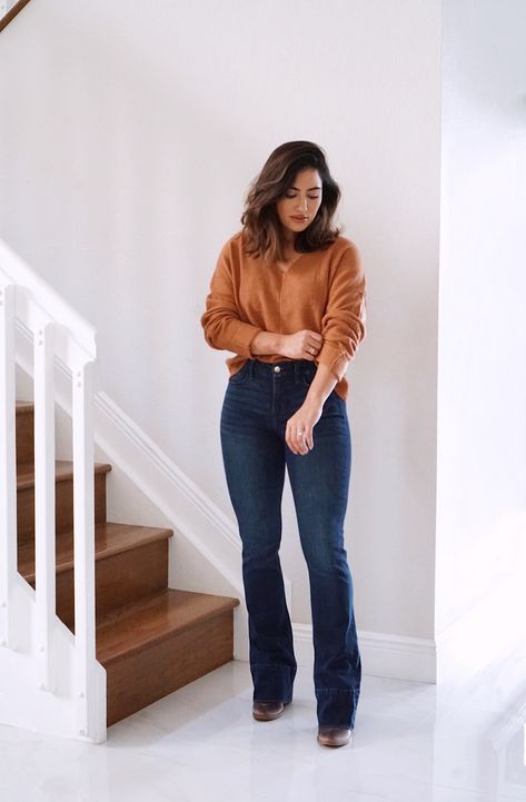 Outfit With Bootcut Jeans, Jeans Outfit Petite, Sweater And Jeans Outfit Winter, Jeans And Sneakers Outfit, Sweater And Jeans Outfit, Bootcut Jeans Outfit, Petite Bloggers, Flare Jeans Outfit, Cozy Winter Fashion