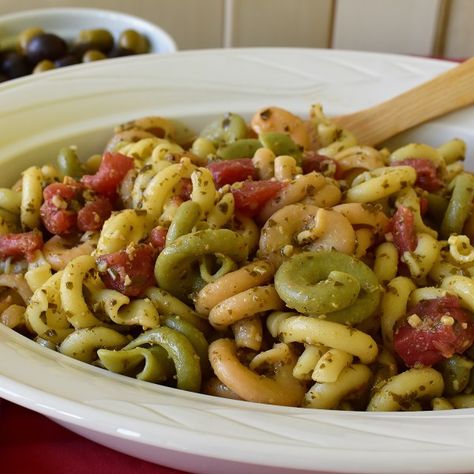 pesto tomato trottole pasta feature insta 0153 Trottole Pasta Recipes, Trottole Pasta, Plain Pasta, Canning Diced Tomatoes, Pasta Soup, Roasted Nuts, Toasted Pine Nuts, Tomato Pasta, Pesto Recipe