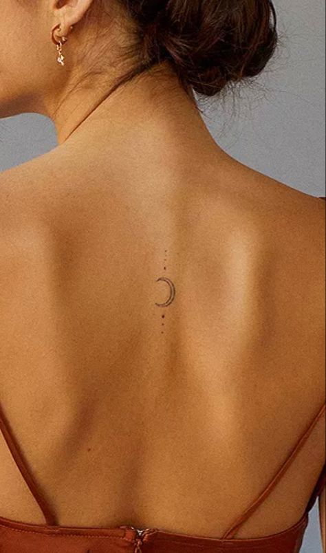 Mini Back Tattoo Women, Small Feminine Back Tattoos, Back Star Tattoos, Little Back Tattoos, Dainty Back Tattoos For Women, Moon Tattoo Back, Feminine Energy Tattoo, Everything Tattoo, Basic Tattoos