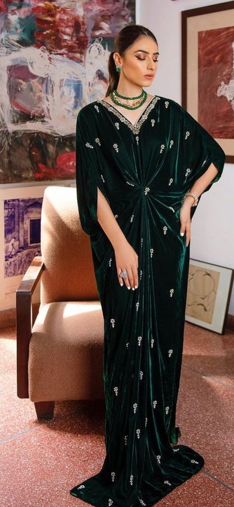 Kaftan Dress Velvet, Beautiful Kaftan Dresses, Kaftan Dress For Wedding, Winter Wedding Dress Velvet, Velvet Stylish Dresses, Velvet Dress 2023, Velvet Green Gown, Winter Kaftan Outfit, Kaftan Gowns For Women