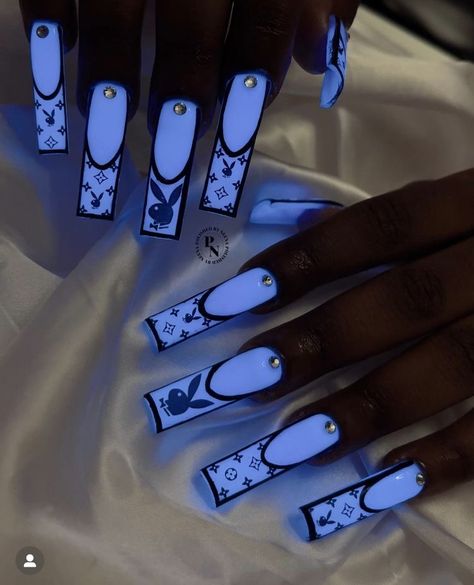 Y2k Nail Art, Y2k Nail, Dior Nails, Lace Nail Art, Spring Break Nails, Glam Glow, Sharp Nails, Lace Nails, Transparent Nails