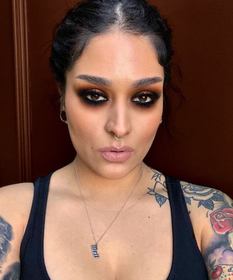 Melt Cosmetics on Instagram: “A deep Rusty heavy smoke 💨 is  P E R F E C T  way to start your day!  Our boss babe @lora_arellano is the queen of the smoke out & this…” Rust Eyeshadow, Rust Palette, Bold Makeup Looks, Cute Eye Makeup, Melt Cosmetics, How To Do Makeup, Cool Makeup Looks, Bold Makeup, Goth Makeup