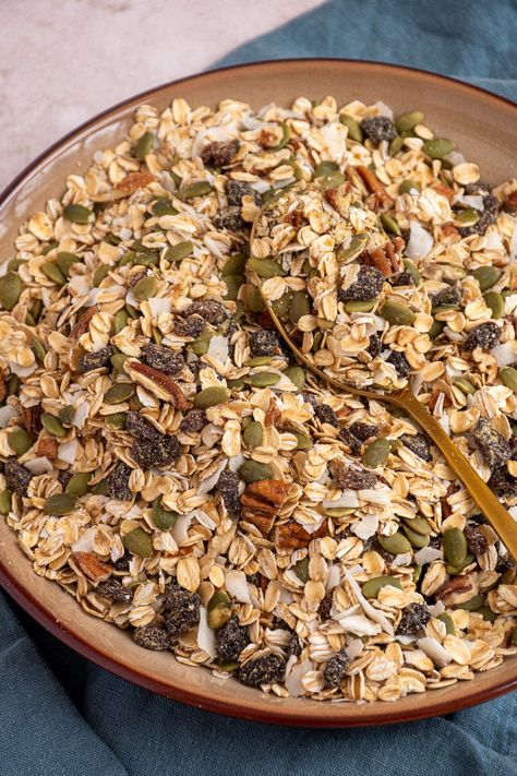 Muesli Swiss Muesli Recipe, Museli Oatmeal Recipe, Muslei Cereal, Muesli Recipe Breakfast, Healthy Muesli Recipe, Swiss Muesli, Muesli Recipe, Flax Seed Recipes, Homemade Muesli