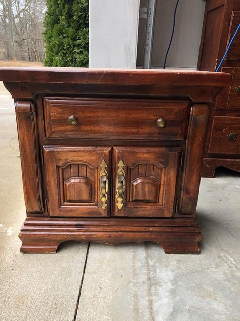 So, I picked up this VERY outdated nightstand awhile back. Finally getting around to working on it. My husband (the enabler) said it would look good in a farmhouse finish. So, I took his idea and ran with it.    Here it is...rather ugly! Oh, smelly as well. First things first, Mr. Clean to the rescue, and I washed this stinker down.    Next up, removing the hardware. I know I have said this before, but those gum containers are great for holding all the screws, even small hinges and kno… Refinished Nightstand, Night Stand Makeover, China Hutch Makeover, Chalk Paint Makeover, Nightstand Makeover, Farmhouse Nightstand, Hutch Makeover, Mother Daughter Projects, Mr Clean